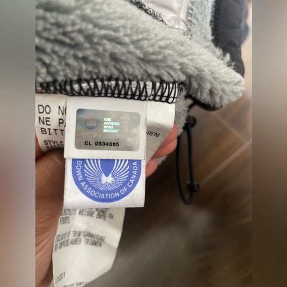 Canada Goose Sport Jacket Women’s - Picture 4 of 4